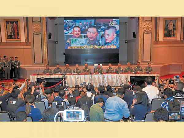泰国警察总长引述曼谷法院的裁决─“兑现奖金者就是彩票得主”,但没有说出得主的真正身份。