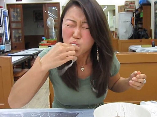被口爆百万精子还孵出小鱿鱼