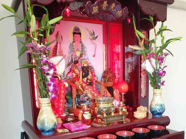 神像必须先搬进新家,之后才到人入住。