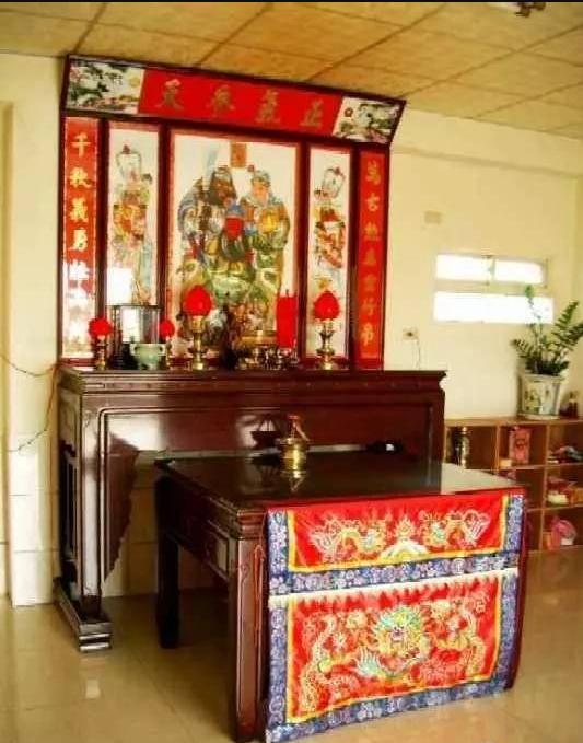 家中摆放"神桌"的6大禁忌,千万别这样做!