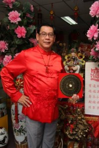 陈清水大师表示,所以,在“一桶金”前面加摆一个青翠碧丽的开运竹。