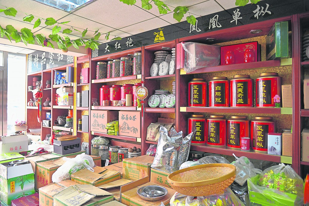 “中国茶叶第一街”里应有尽有，没有找不到的茶叶，只有顾客不认识的茶叶。