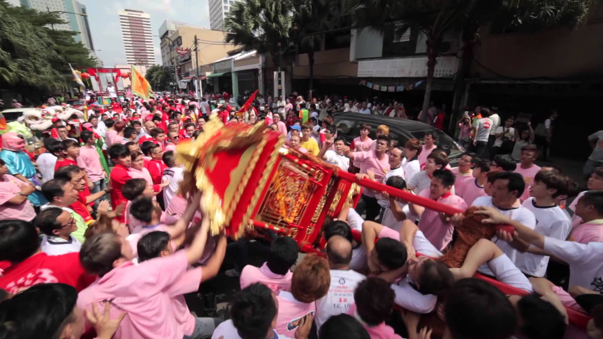 新春5神出游 万人新山求兴发旺