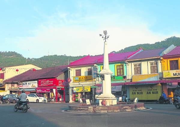 浮罗山背好山好水，蕉风椰雨，空气清新，淳朴的民风，居住在这里的山上人家的身体相对的比城市人来得健康。