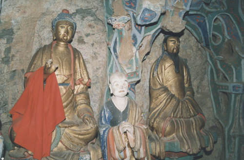 全寺最高处的三教殿,佛、道、儒三教始祖同处一室,千百年来风调雨顺。