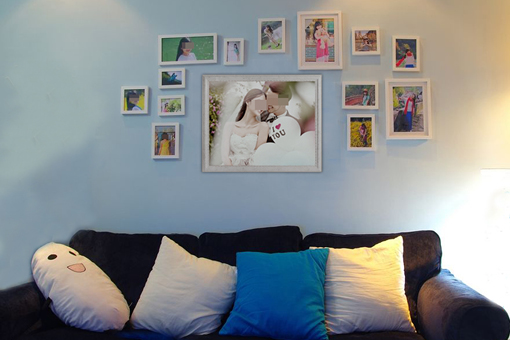 客厅高挂一些幸福的照片，无形之中可以催旺运势。