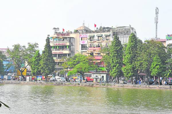 还剑湖就在河内闹市里,为河内带来一片祥和气息。