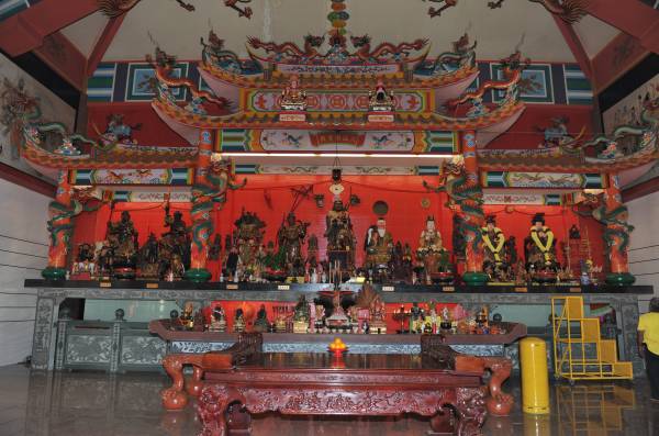 关丹八仙庙16年来供奉着108位神像及360位佛与仙。
