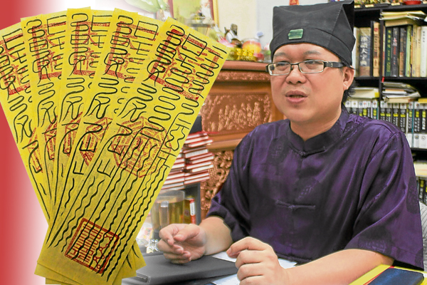王忠文道长表示,只要是个人或生意上被人欠债不还,化掉“天官赐福符”就能见效!