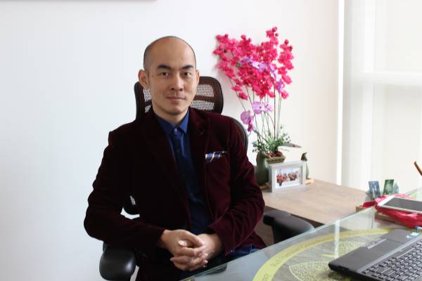 炜轩大师表示,不管经营什么酒店,每到六年一定要装修,否则就会衰落。