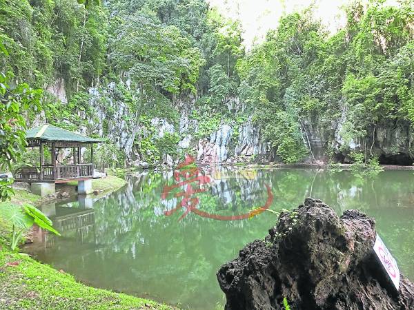 青山绿水的文化村,让人身心放松。