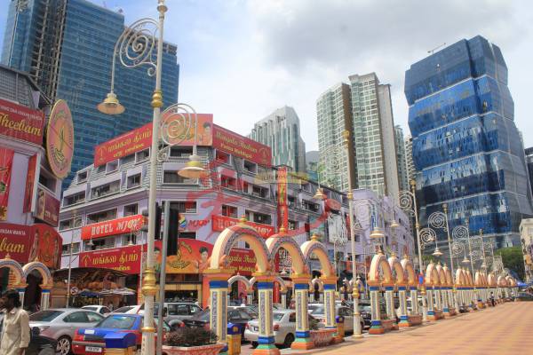 小印度 十五碑小印度 Brickfields, Kuala Lumpur. 营业时间：全天候开放 GPS导航：3.129261, 101.684168