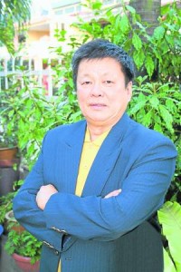 张文觉中医师表示，用晒干后的荔枝壳泡水喝，可以益血行气、止痛益肾。