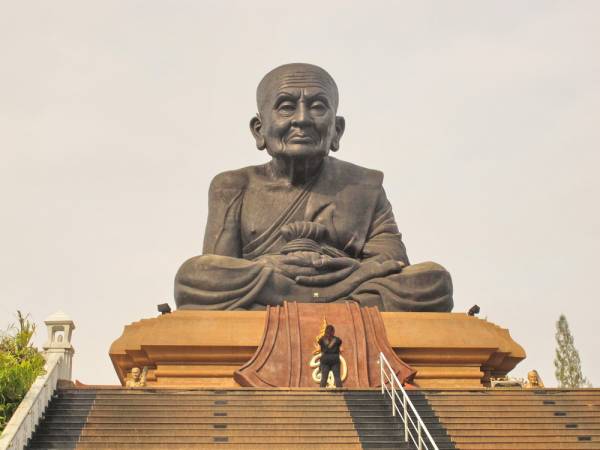 据说龙普拓法力无边,有化咸水为淡水的本事;当地人都说,只要诚心向高僧祈求,大小愿望都可实现喔。