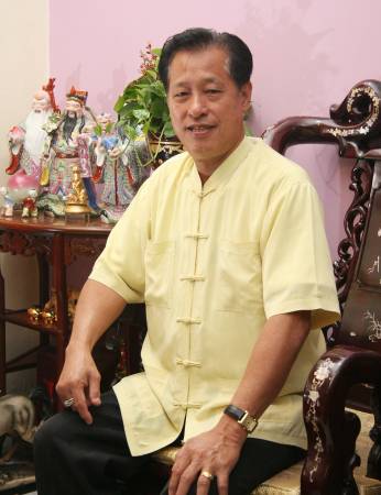 吴道长透露,阴宅风水犹为重要,阴间的祖先都过得很好,就能庇佑阳间的子孙过得很好。