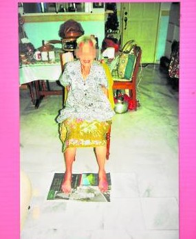 93岁的陈姓阿婆因高龄中风，导致无法站立，经由刘老师「气功推拿」，不出一个月已经能行走。
