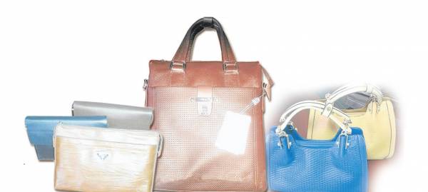 “ 防盗包包” 共有七款设计，任君选择。