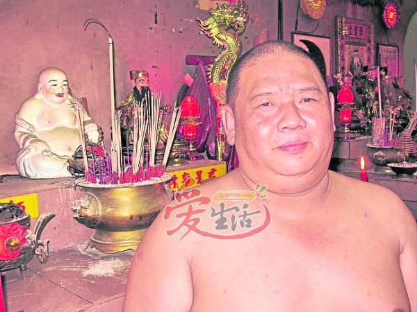 师父庙庙主兼“乞丐仙师”代言人李成檖