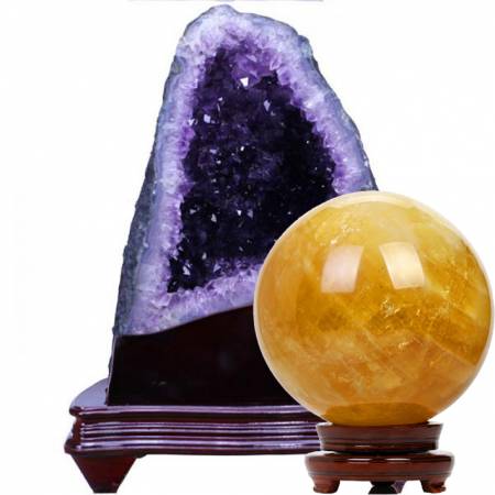 在北方放置紫水晶或黄水晶，能催旺财运和巩固婚姻。