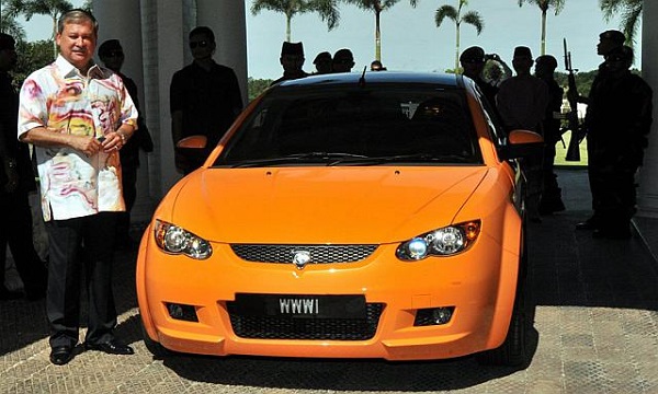柔佛苏丹伊布拉欣殿下以52万马币成功夺得WWW1车牌号码，也创下了马来西亚最高标价的车牌记录，并把车牌安装在国产车Proton Satria Neo上。 