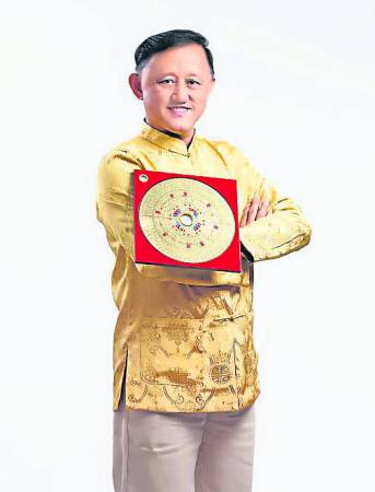 温师父表示,今年运势较弱的属猴者或是属猪者不宜到医院探病,以免病魔缠身。 尤其是肖猴者带有病符星,容易招惹病气;而肖猪者则有丧门星,意味着容易招惹厄运,一旦触碰霉气就会启动煞气。