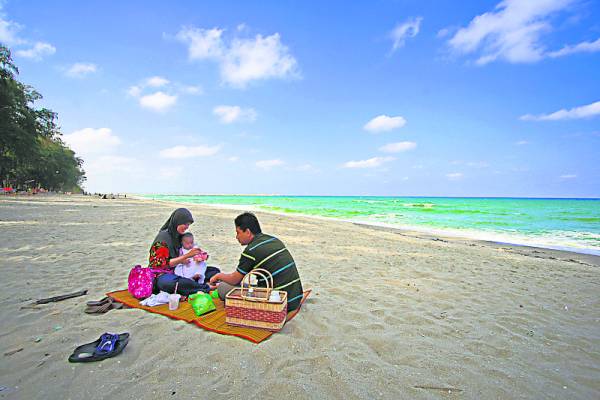 幽静的甘马仕沙滩是友族最爱的野餐之地。