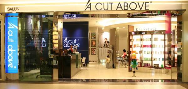 设在购物商场的“A Cut Above”，客源不断，成功打响知名度。