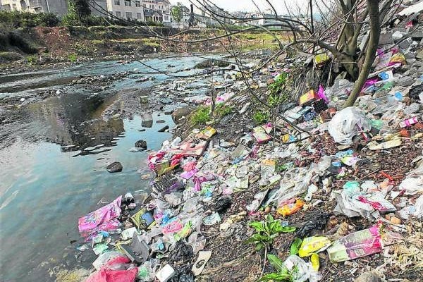 “凶水”,指的是水质污浊、气味腥臭、湍急怒吼的流水,对附近居民的宅运与健康造成不良影响。