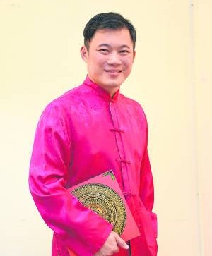 郑师父透露,建造在十字路口的房屋或办公楼,其风水未必是不好的。郑师父还补充,如果掌握了十字路口的磁场是好是坏,并懂得运用水(静水)来布阵,这所谓的路煞就不会带来负面影响。