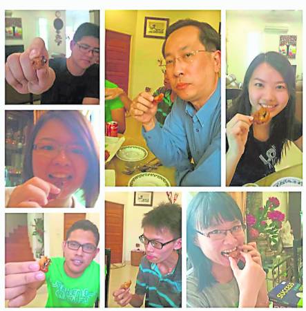 以环保为号召,研究虫虫专家李昭扬博士力推虫虫大餐!他表示昆虫为“含有丰富的蛋白质和脂肪、维生素、矿物质等,是健康的食用资源,而且吃虫还能救粮荒”。