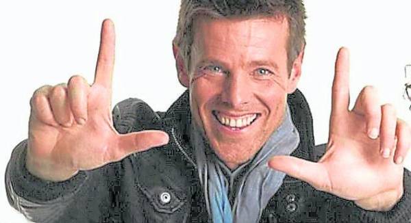 Stuart Reed的手具有亲和力,大学试镜的时候,就被广告商看中。