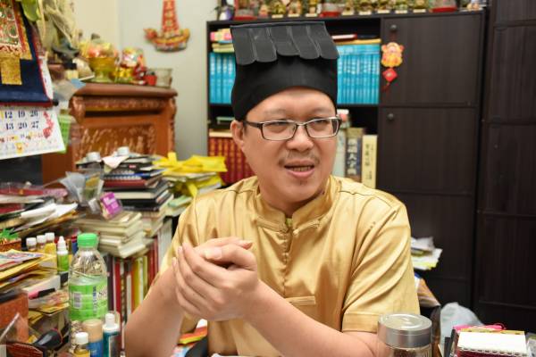 王忠文道长指出,赌运断卦诀是依据前人所定下的基础,再用赌场做真实的案例所得出来的结论,绝非凭空想象的,可是有一定的准确性。