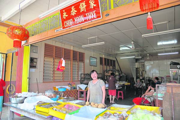 永泰饼家历史悠久，店内卖的茶粿最纯正，最有古早味。