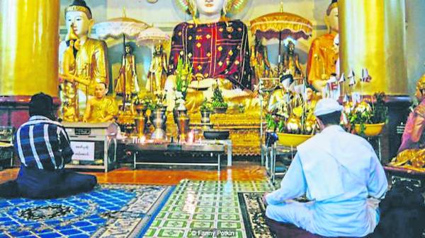 在缅甸各地的佛寺，都能见到人们用来崇拜明巫师的专门神殿。