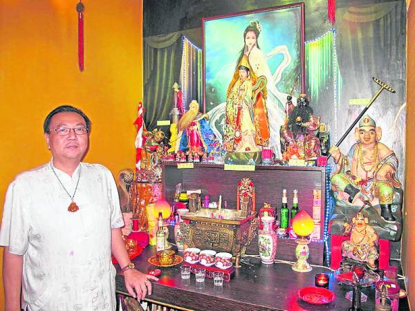 蔡师父特地从台湾请了九尾狐仙皇娘娘的塑像安奉在代天阁中。