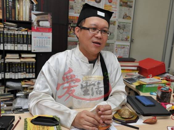 王忠文道长指出,任何事情都可通过文王卦来解惑,包括鉴定阳宅风水。