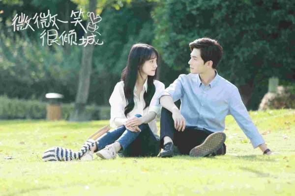 《微微一笑很倾城》一剧大火后,男女主角杨洋和郑爽的身价暴涨,打入福布斯中国名人榜。