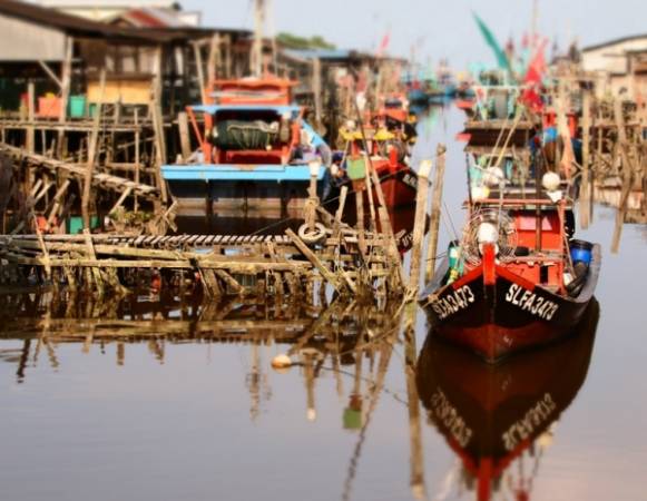 这个新沟渔人码头，可是潜水发烧友前往拉浪岛的“必经之地”。