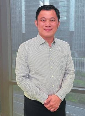 郑就益师父表示,“无形煞”可分为多种,例如杂音、异味、光线等等都可以形成煞气,带来伤害。