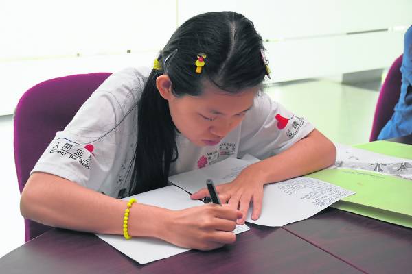 谭主欣的学习能力很强,而她认真的态度更受人激赏。