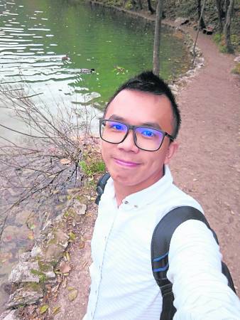 Forester表示极光来无影去无踪,谁也不知道到底什么时候、在哪儿能看到极光,所以看到极光者,是幸运的。