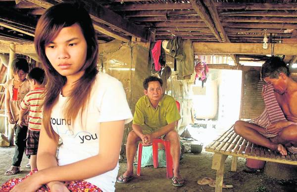 十五、六岁的缅甸少女，大都是被骗到中国，本以为是打工，最后却被卖到农村嫁人。