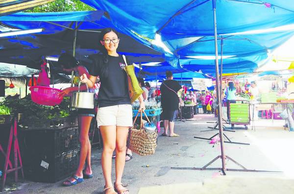 自备容器上菜市场,一次可省下至少10个塑胶袋,一样满载而归!