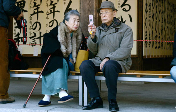 日本不少老年夫妇，感情淡如水，生活没交集。