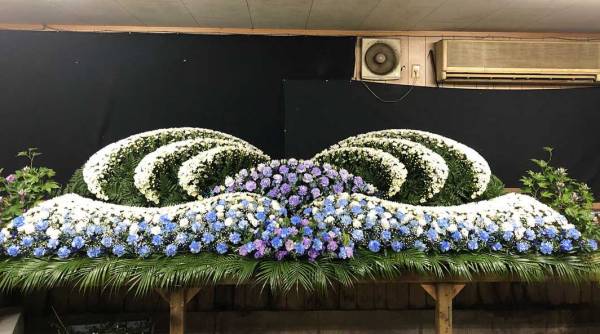 惊叹 日本鲜花灵堂用花海送最后一程 新生活报 Ilifepost爱生活 惊叹 日本鲜花灵堂用花海送最后一程 新生活报 Ilifepost爱生活