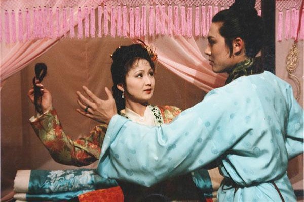 《红楼梦》中的平儿是贾琏房里的“通房丫头”。