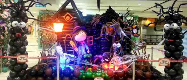 IPC Mall 布置的Halloween主题，是她最喜欢的其中一个作品。