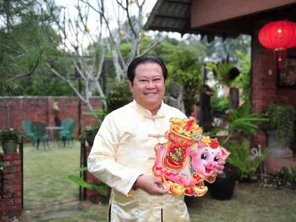 猪代表福气和财富的吉祥物，国际真实风水馆玄学大师谭福祥说，今年的己亥黄土猪很有财气，吃得越多越有财。