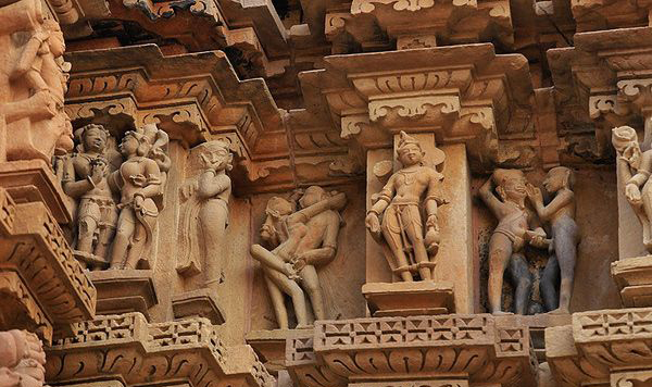 庙妓，又称圣妓，是指在庙宇裡生活，为朝拜者提供性服务的人，男女皆有。圣妓的历史由来已久，其中印度尤其发达，如今在大多数国家与文化中已绝迹。