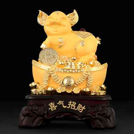 在家的中心点摆一只金猪,猪头朝外能够吸纳财气,招财入户。